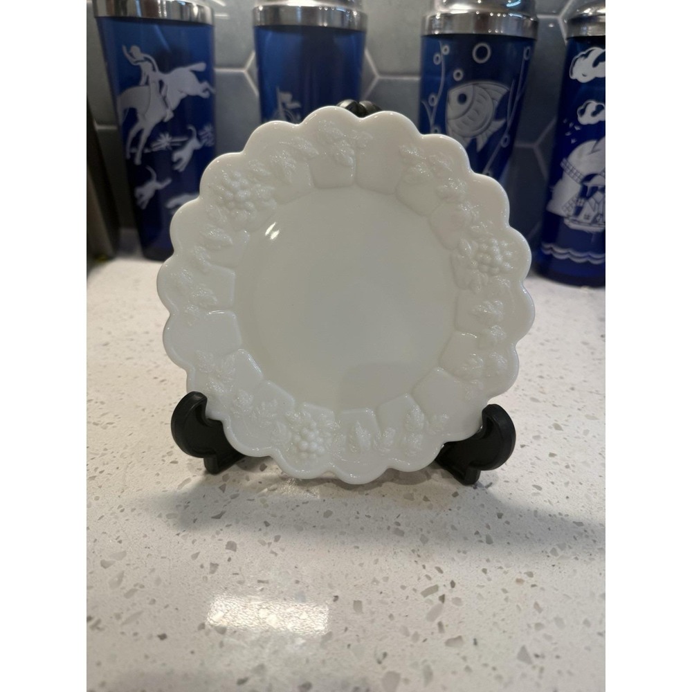 Westmoreland Paneled Grape Milk Glass 6 1/4" Bread Dessert Plate Mid Century - Picture 1 of 6